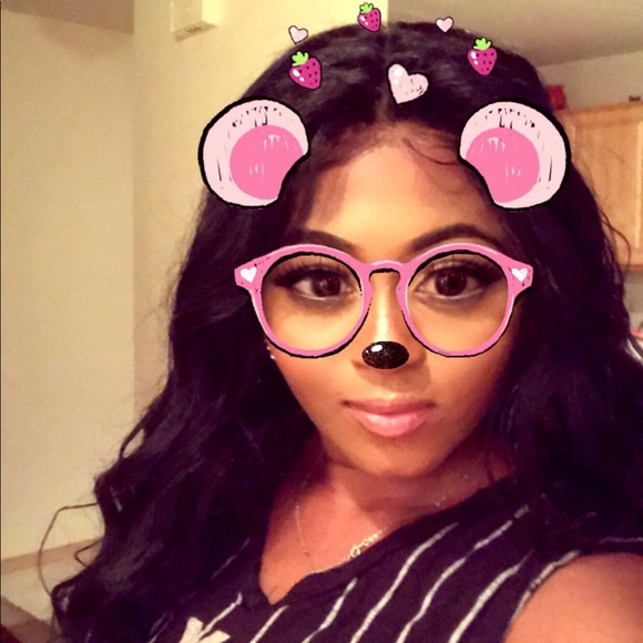 Meet your Posher, Abigail - Picture 1 of 1